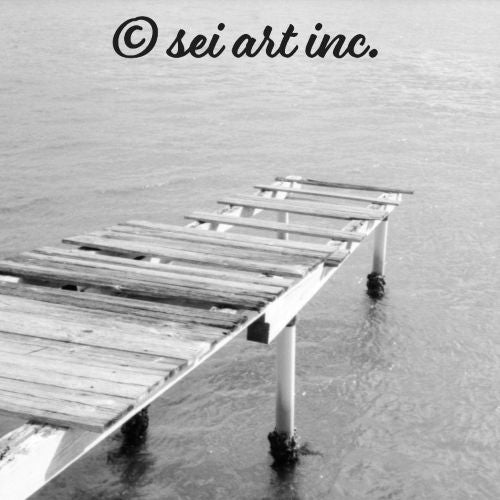 Minimalist mode style 'Sea and Pier' black and white photo print / モードストリート系デザイン「桟橋と海」のモノクロ写真プリント