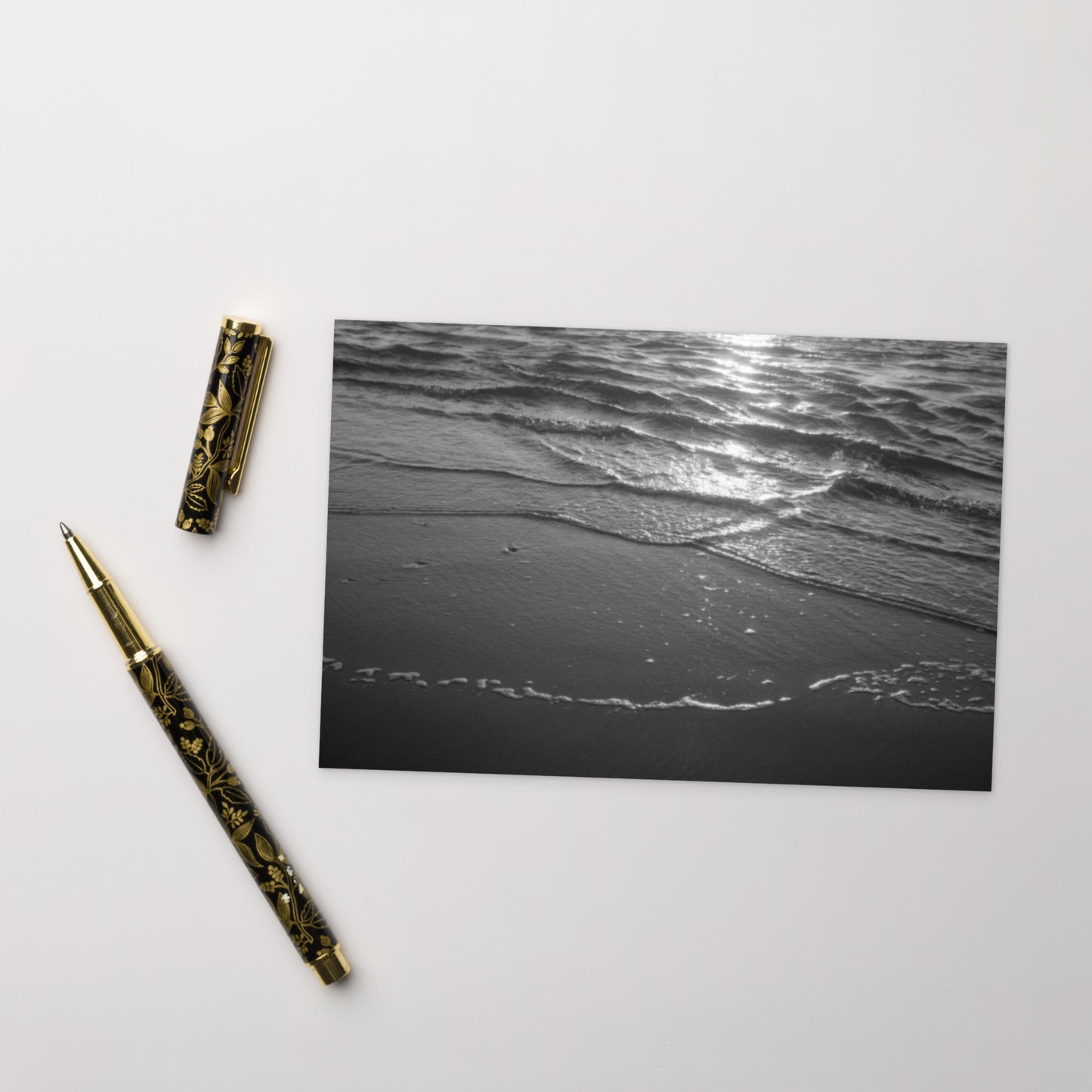 Minimalist mode style 'Ocean Beach' black and white photo postcard, printed on high-quality matte paper / モードストリート系「Ocean Beach(オーシャンビーチ)」モノクロ写真ポストカード(高品質マット紙プリント)