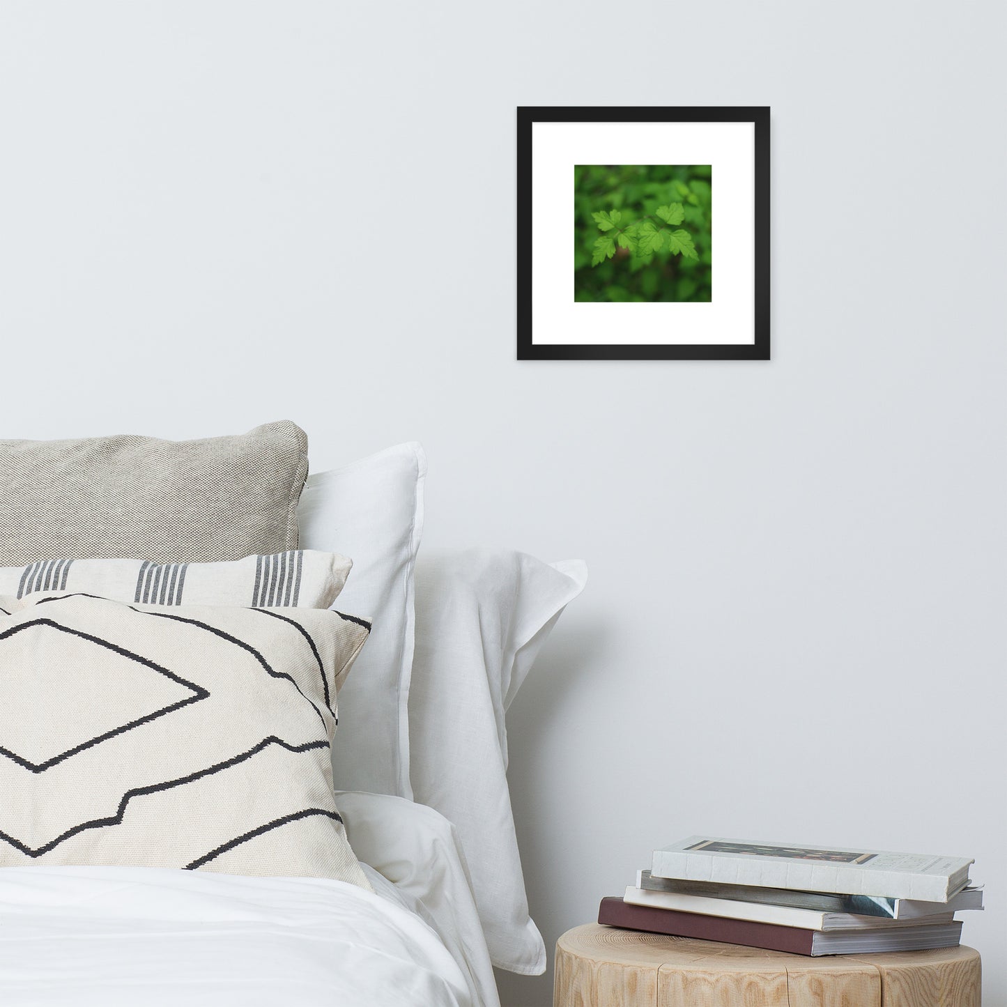 【Black Frame】
Minimalist mode style framed matte paper poster with a 'plants' botanical art print and a black frame / モードストリート系フレーム付きポスター（ブラックフレーム）、「植物」のアートプリント（壁掛けアート）
