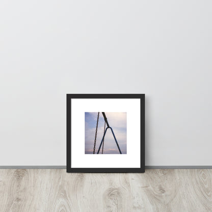 【Black】
Minimalist mode street style framed matte paper poster featuring a playground swing photo print with a black wood frame / モードストリート系デザインのポスター（ブラック）、公園のブランコの写真プリント、木製黒フレーム付き