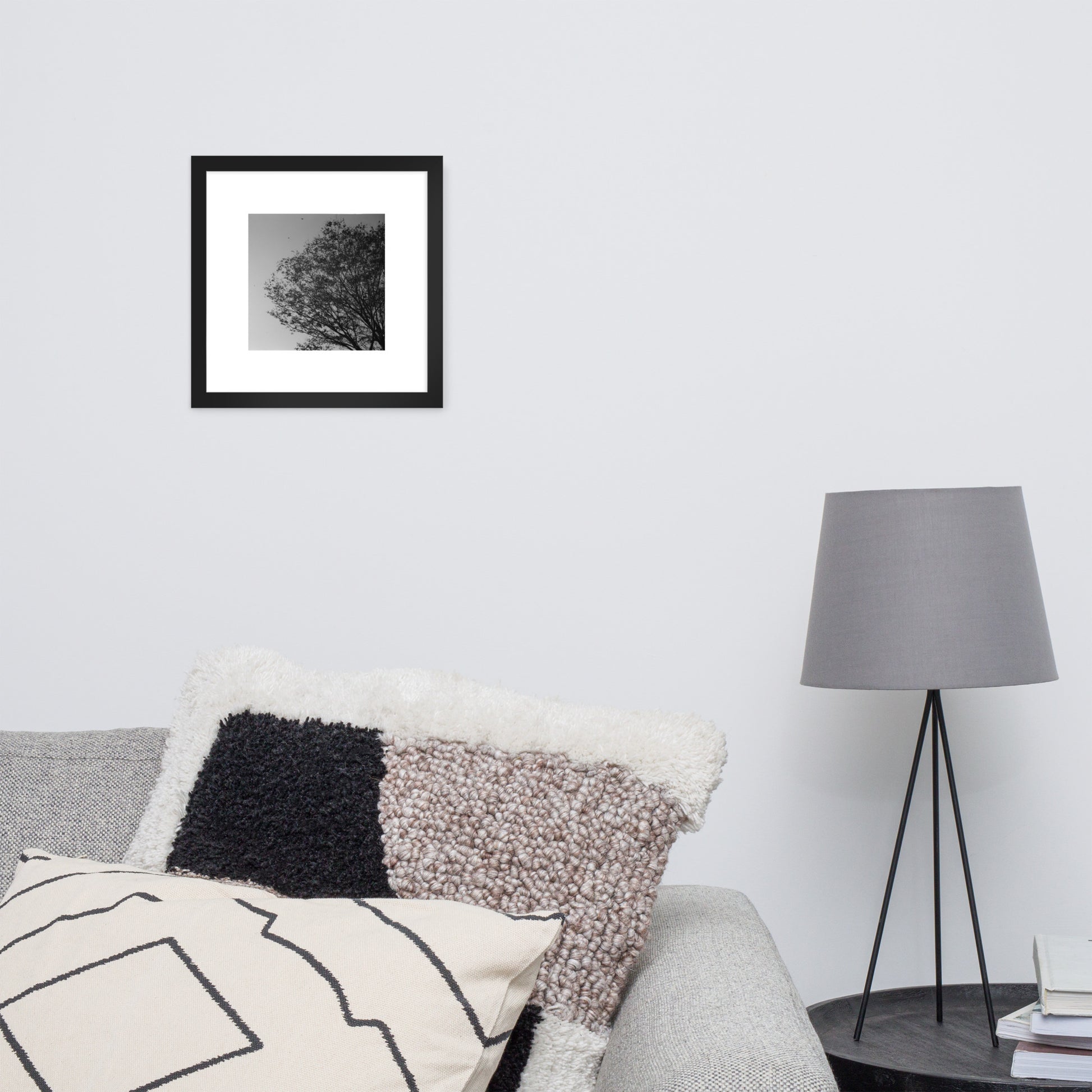 【Black】
Minimalist mode style framed matte paper poster with a 'Tree and Wind' black and white photo print and a black frame / モードストリート系ポスター、「木と風」のモノクロ写真プリント（アートプリント）