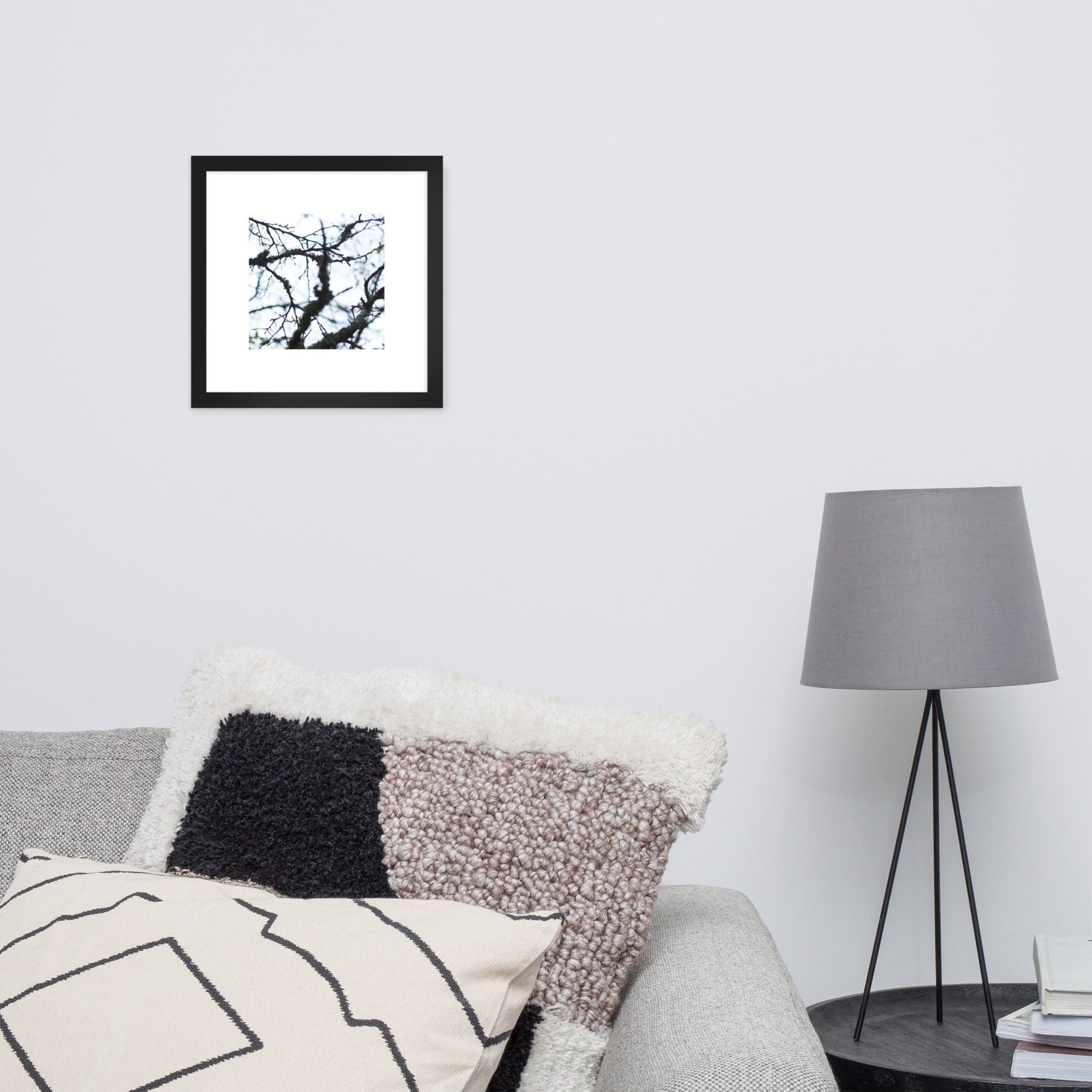 Minimalist mode style framed matte paper poster with a 'Bare Tree' art print and black frame / モードストリート系フレーム付きマット紙ポスター、「Bare Tree（枯れ木）」のアートプリント（ブラックフレーム）