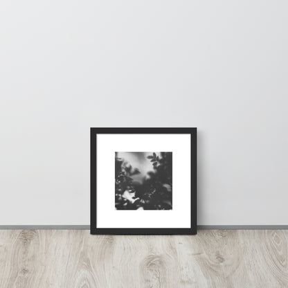 Minimalist streetwear style framed wall art in matte black, featuring a 'Tree Branches' B&W photograph. / Tree Branches（木の枝）B&W 額装ポスター（ブラックフレーム）：モノクロの枝が際立つ、モードストリート系ミニマリスト・インテリアアート。