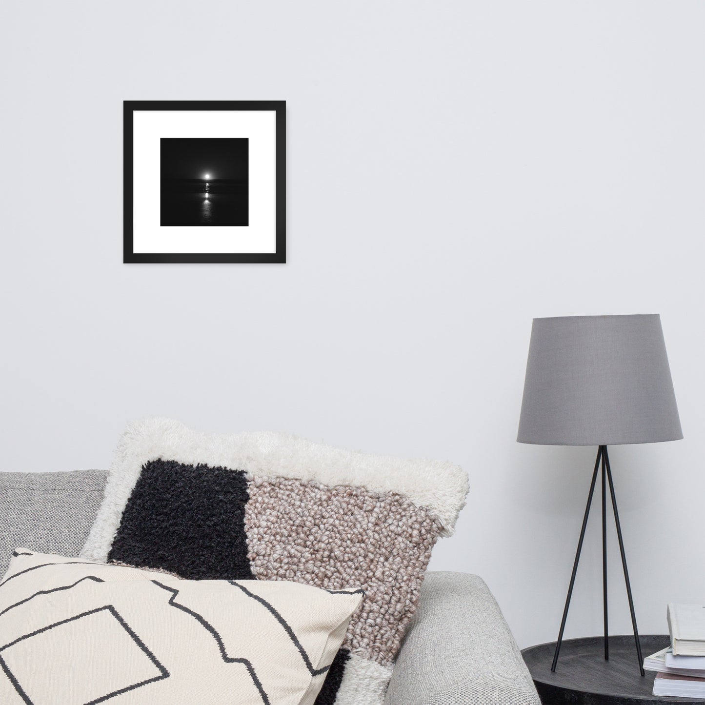 Minimalist streetwear style framed wall art in matte black, featuring the 'Ocean Sunbeams (B&W)' photograph. / 「Ocean Sunbeams (B&W)」額装ポスター（ブラックフレーム）：海面の光をモノクロで捉えた、モダンなミニマリスト・インテリアアート。