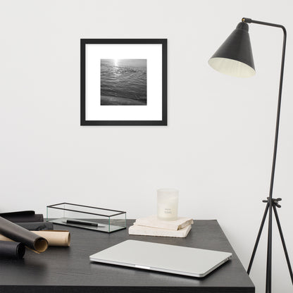 Minimalist mode style framed poster with a black frame, featuring the 'Ocean Beach (B&W)' photograph. / 「Ocean Beach (B&W)」フレーム付ポスター（ブラック）：打ち寄せる波をモノクロで捉えた、モダンでミニマルなインテリアポスター。