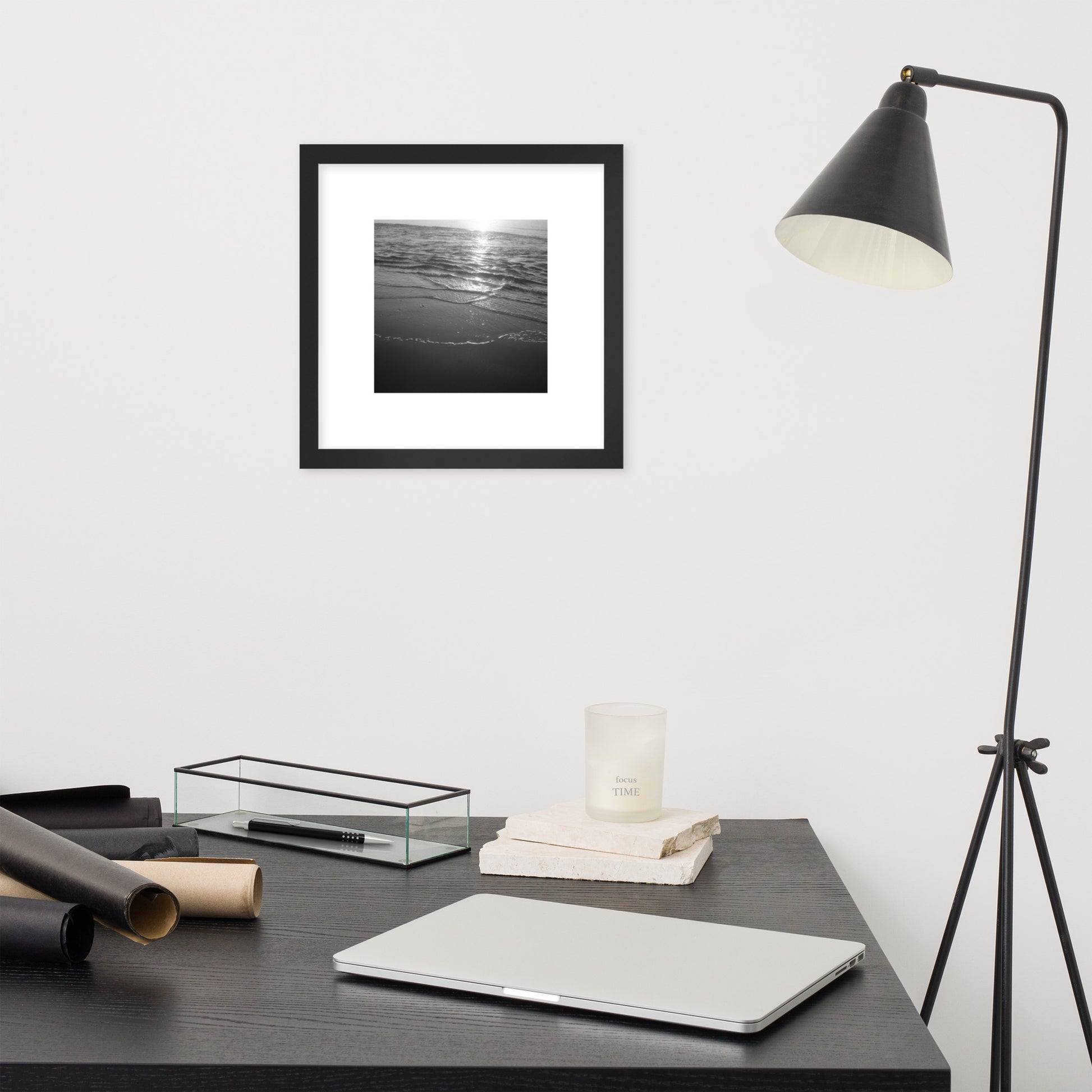 Minimalist mode style framed matte paper poster in black frame with an 'Ocean Beach' black and white photo print / モードストリート系「Ocean Beach（オーシャンビーチ）」モノクロ写真プリント入りマット紙ポスター（ブラックフレーム）