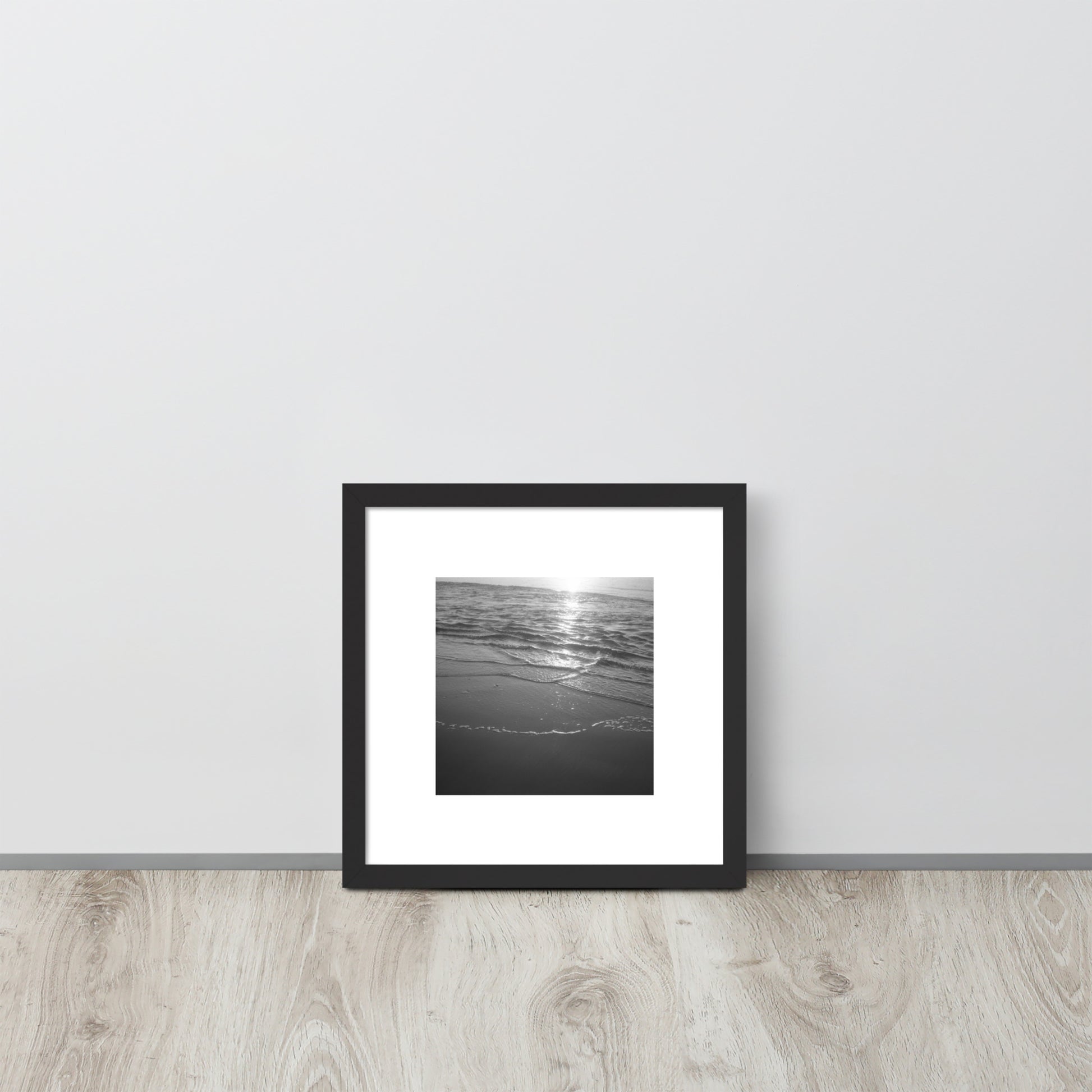 Minimalist mode style framed matte paper poster in black frame with an 'Ocean Beach' black and white photo print / モードストリート系「Ocean Beach（オーシャンビーチ）」モノクロ写真プリント入りマット紙ポスター（ブラックフレーム）