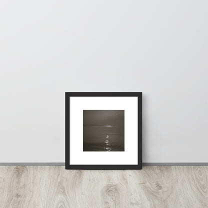 Minimalist streetwear style framed matte paper poster in black frame featuring the 'Sea and Sunshine (B&W)' photo art. / モードストリート系フレーム付きマットペーパーポスター（ブラックフレーム）：「海と太陽（モノクロ）」のフォトアートを配したデザイン。