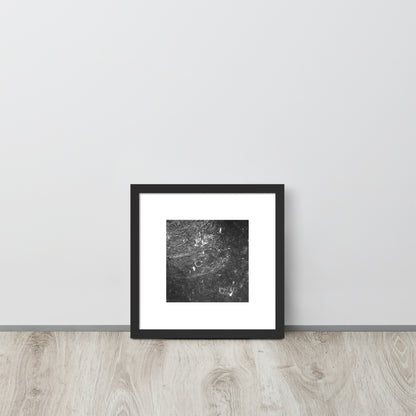 Minimalist streetwear style framed matte paper poster in black frame featuring the 'Rain (B&W)' photo art. / モードストリート系フレーム付きマットペーパーポスター（ブラックフレーム）：「雨（モノクロ）」のフォトアートを配したデザイン。