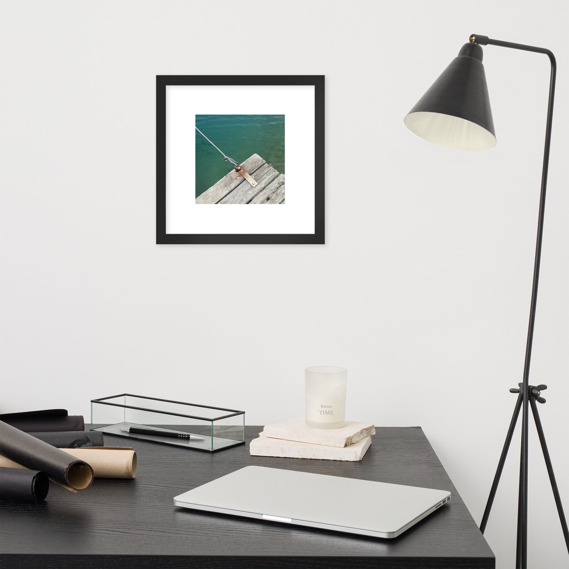 Minimalist art framed matte paper poster in black frame featuring the 'Sea, Pier and Rope' photo art. / フレーム付きマットペーパーポスター（ブラックフレーム）：「海、桟橋、ロープ」のフォトアートを配したミニマリストデザイン。