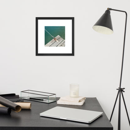 Minimalist art framed matte paper poster in black frame featuring the 'Sea, Pier and Rope' photo art. / フレーム付きマットペーパーポスター（ブラックフレーム）：「海、桟橋、ロープ」のフォトアートを配したミニマリストデザイン。