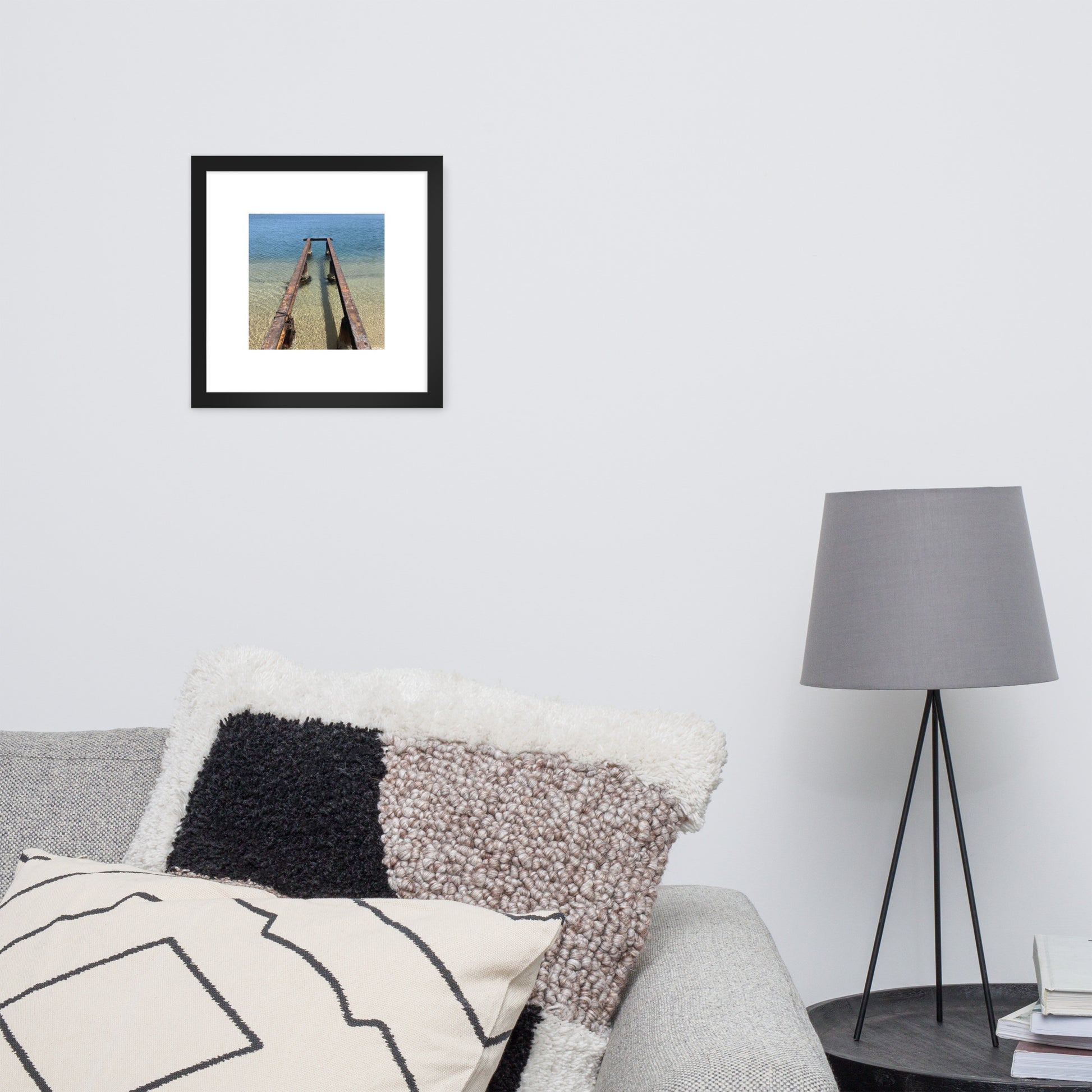 Minimalist art framed matte paper poster in black frame featuring the 'Sea and Pier' photo art. / フレーム付きマットペーパーポスター（ブラックフレーム）：「海と桟橋」のフォトアートを配したミニマリストデザイン。