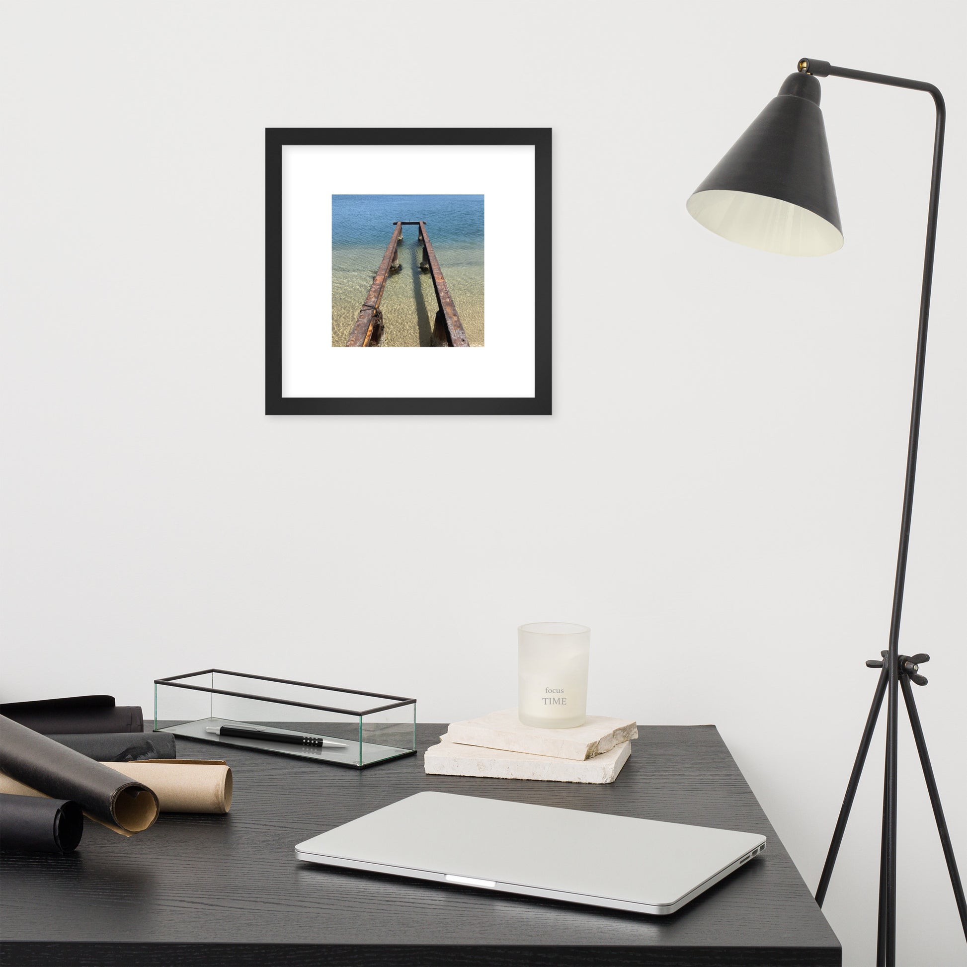 Minimalist art framed matte paper poster in black frame featuring the 'Sea and Pier' photo art. / フレーム付きマットペーパーポスター（ブラックフレーム）：「海と桟橋」のフォトアートを配したミニマリストデザイン。