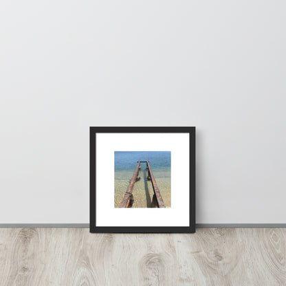 Minimalist art framed matte paper poster in black frame featuring the 'Sea and Pier' photo art. / フレーム付きマットペーパーポスター（ブラックフレーム）：「海と桟橋」のフォトアートを配したミニマリストデザイン。