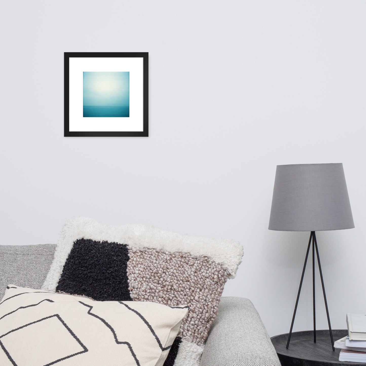 Minimalist art framed matte paper poster in black frame featuring the 'Ocean Horizon' photo art. / フレーム付きマットペーパーポスター（ブラックフレーム）：「海の水平線」のフォトアートを配したミニマリストデザイン。