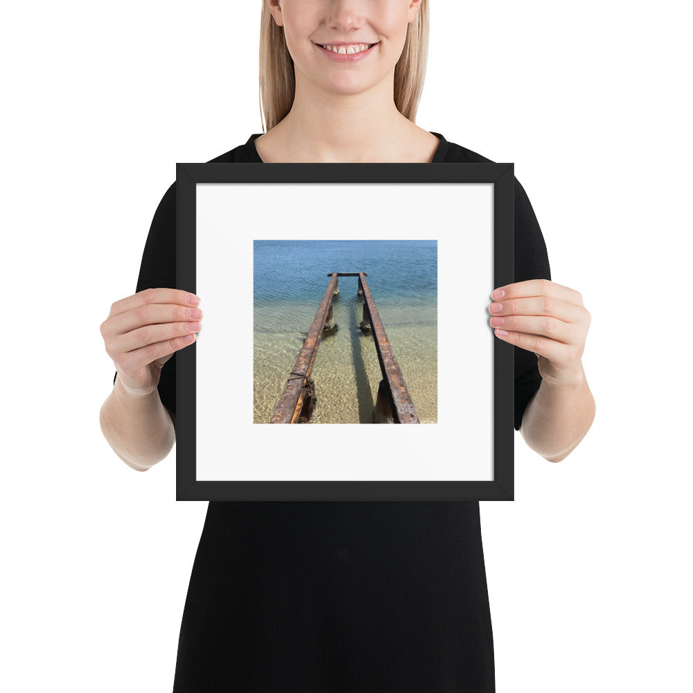 Minimalist art framed matte paper poster in black frame featuring the 'Sea and Pier' photo art. / フレーム付きマットペーパーポスター（ブラックフレーム）：「海と桟橋」のフォトアートを配したミニマリストデザイン。