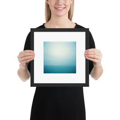 Minimalist art framed matte paper poster in black frame featuring the 'Ocean Horizon' photo art. / フレーム付きマットペーパーポスター（ブラックフレーム）：「海の水平線」のフォトアートを配したミニマリストデザイン。