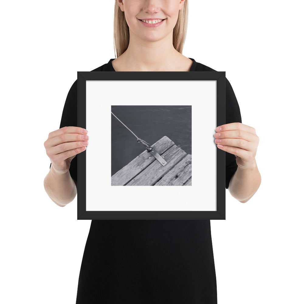Minimalist art framed matte paper poster in black frame featuring the 'Ocean Pier (B&W)' photo art. / フレーム付きマットペーパーポスター（ブラックフレーム）：「海の桟橋 (モノクロ)」のフォトアートを配したミニマリストデザイン。