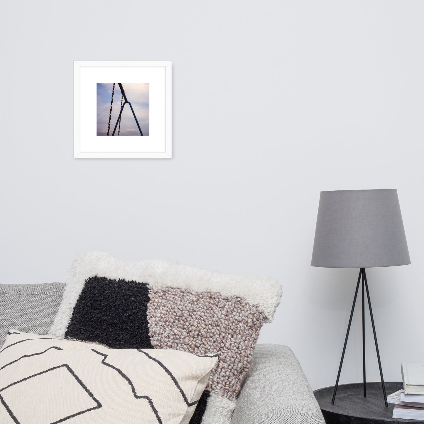 【White】
Minimalist mode street style framed matte paper poster featuring a playground swing photo print with a white wood frame / モードストリート系デザインのポスター（ホワイト）、公園のブランコの写真プリント、木製白フレーム付き