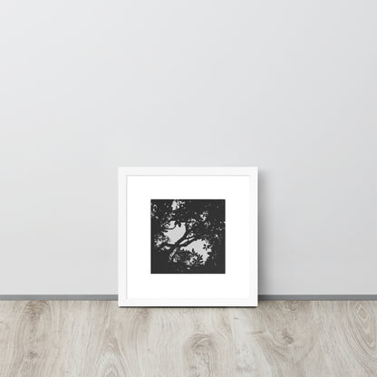 Minimalist mode style product photography capturing the details of the 'Forest' black and white photo print / モードストリート系プロダクトフォト、「Forest（森）」のモノクロ写真プリントのディテール（製品イメージ）