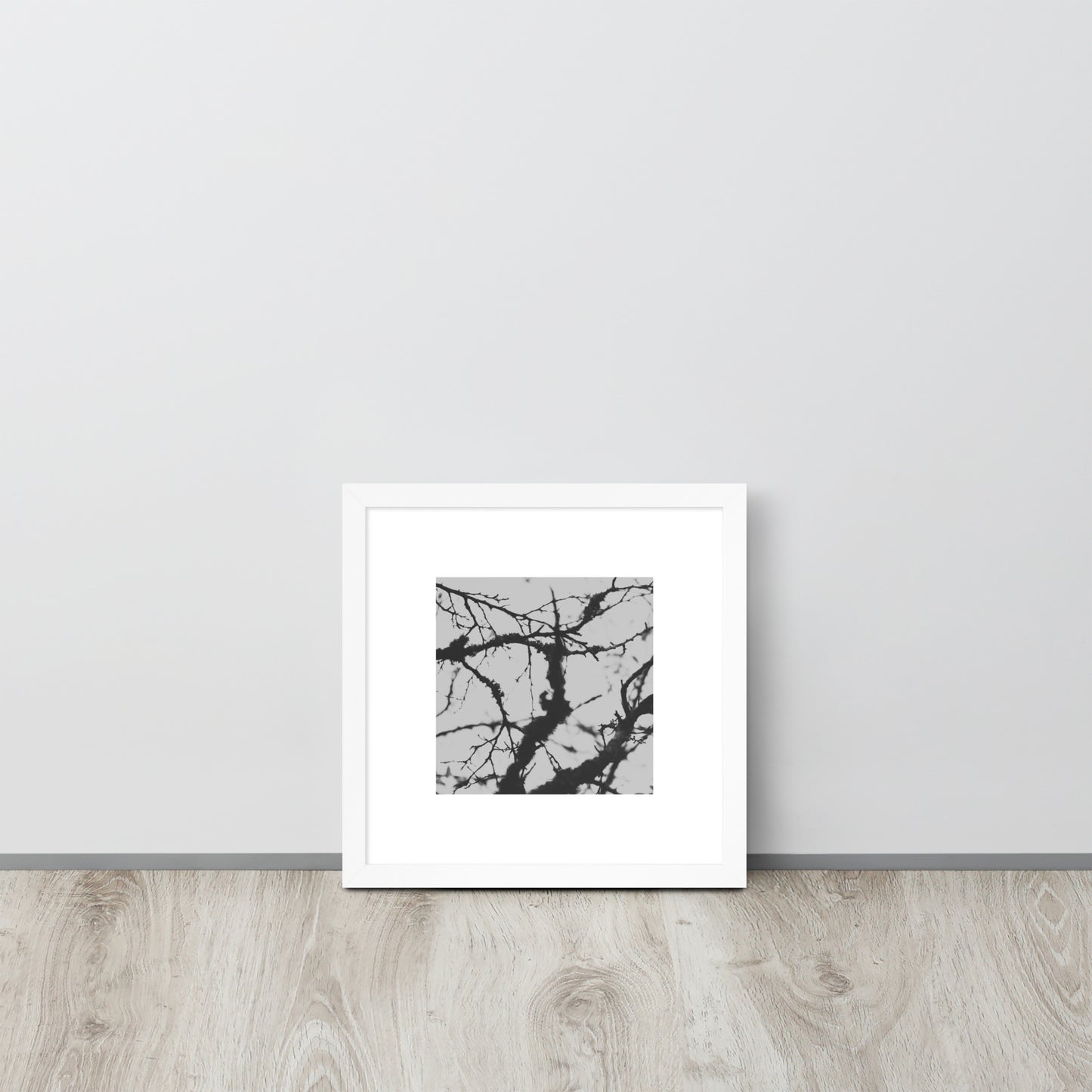 Minimalist mode style framed matte paper poster with a 'Bare Tree' black and white photo print and white frame / モードストリート系フレーム付きマット紙ポスター、「Bare Tree（枯れ木）」のモノクロ写真プリント（ホワイトフレーム）