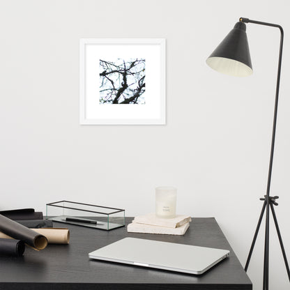 Minimalist mode style framed matte paper poster with a 'Bare Tree' art print and white frame / モードストリート系フレーム付きマット紙ポスター、「Bare Tree（枯れ木）」のアートプリント（ホワイトフレーム）