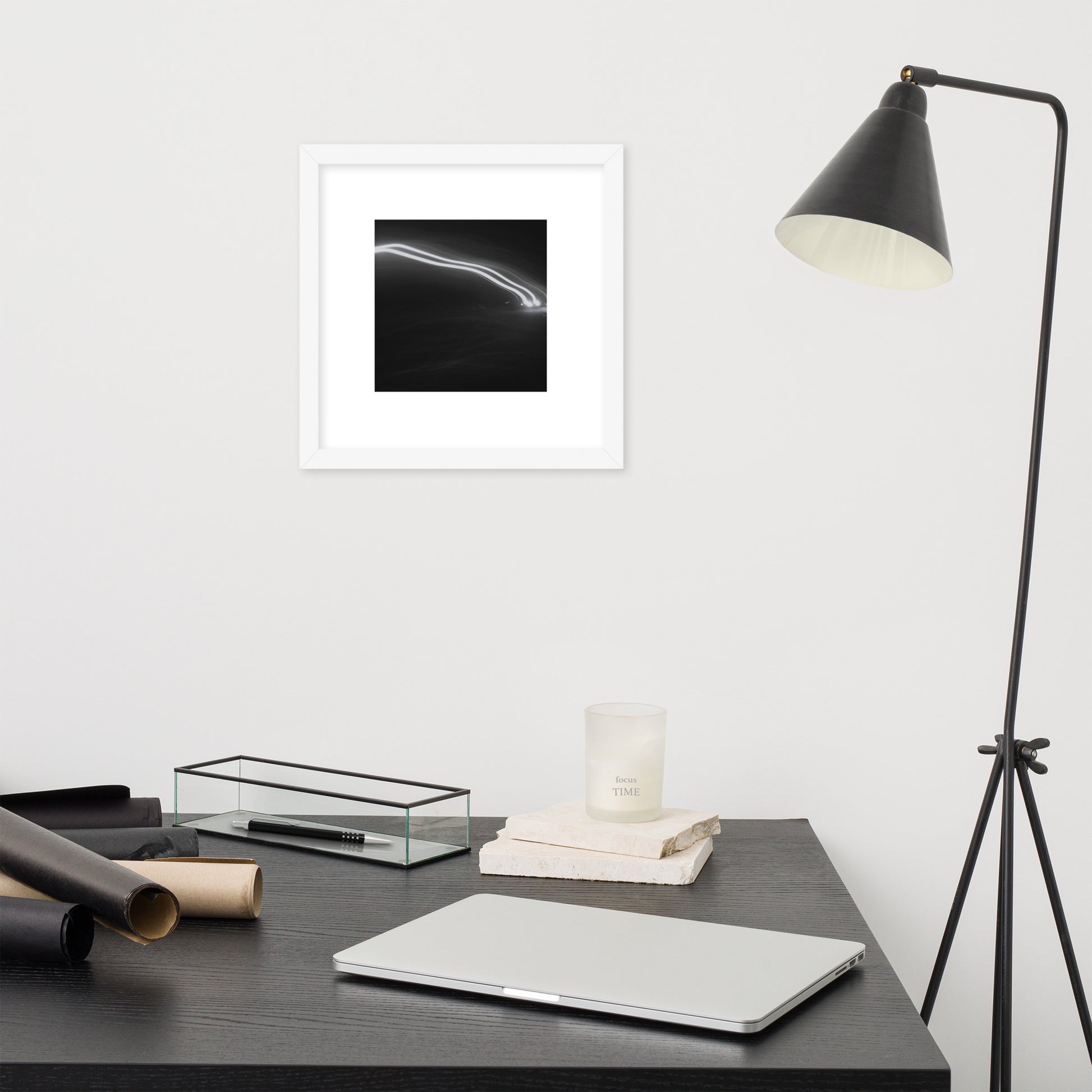 Minimalist streetwear style framed wall art in matte white, featuring a 'Night Car Lights' B&W photograph. / Night Car Lights (B&W) 額装ポスター（ホワイトフレーム）：クリーンな白枠がモダンな空間を演出する、モノクロ夜景のモードストリート系インテリアアート。