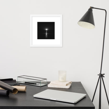 Minimalist streetwear style framed wall art in matte white, featuring the 'Ocean Sunbeams (B&W)' photograph. / 「Ocean Sunbeams (B&W)」額装ポスター（ホワイトフレーム）：クリーンな白枠が空間を引き立てる、海と光のモノクローム・アートポスター。