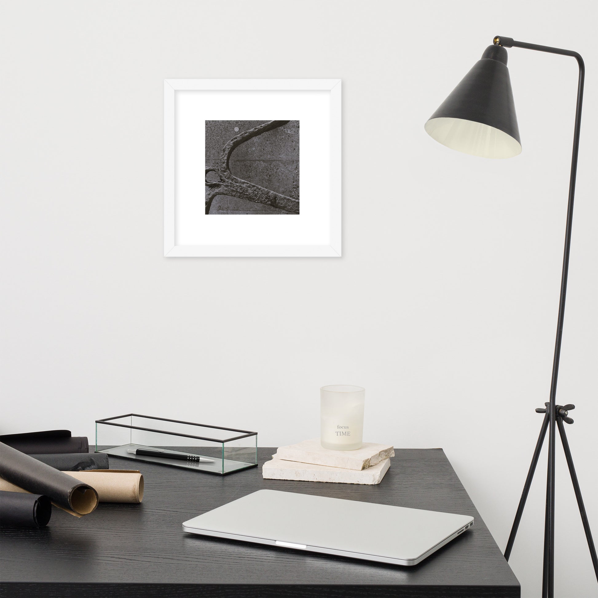 Minimalist art framed matte paper poster in white frame featuring the 'Anchor (B&W)' photo art. / フレーム付きマットペーパーポスター（ホワイトフレーム）：「アンカー（錨・モノクロ）」のフォトアートを配したミニマリストデザイン。