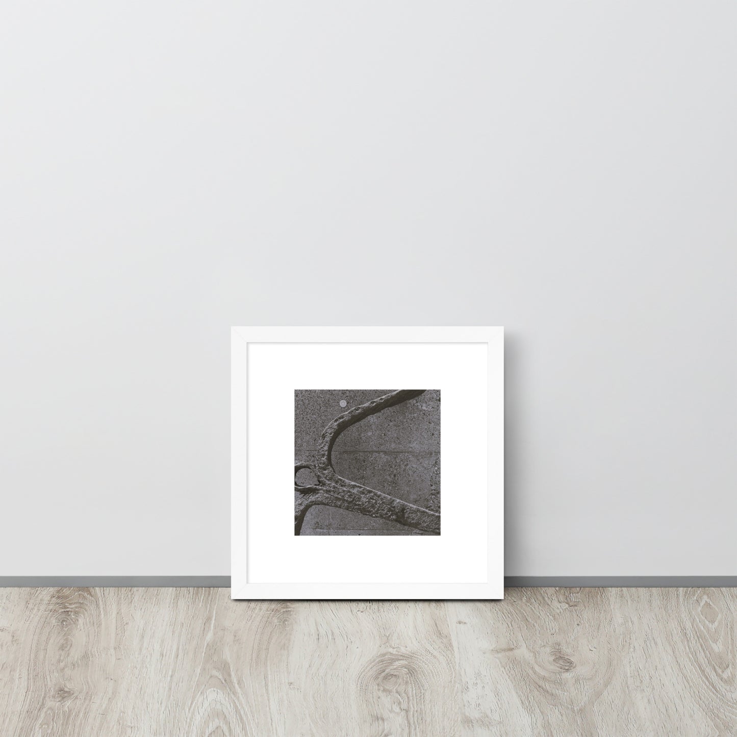 Minimalist art framed matte paper poster in white frame featuring the 'Anchor (B&W)' photo art. / フレーム付きマットペーパーポスター（ホワイトフレーム）：「アンカー（錨・モノクロ）」のフォトアートを配したミニマリストデザイン。