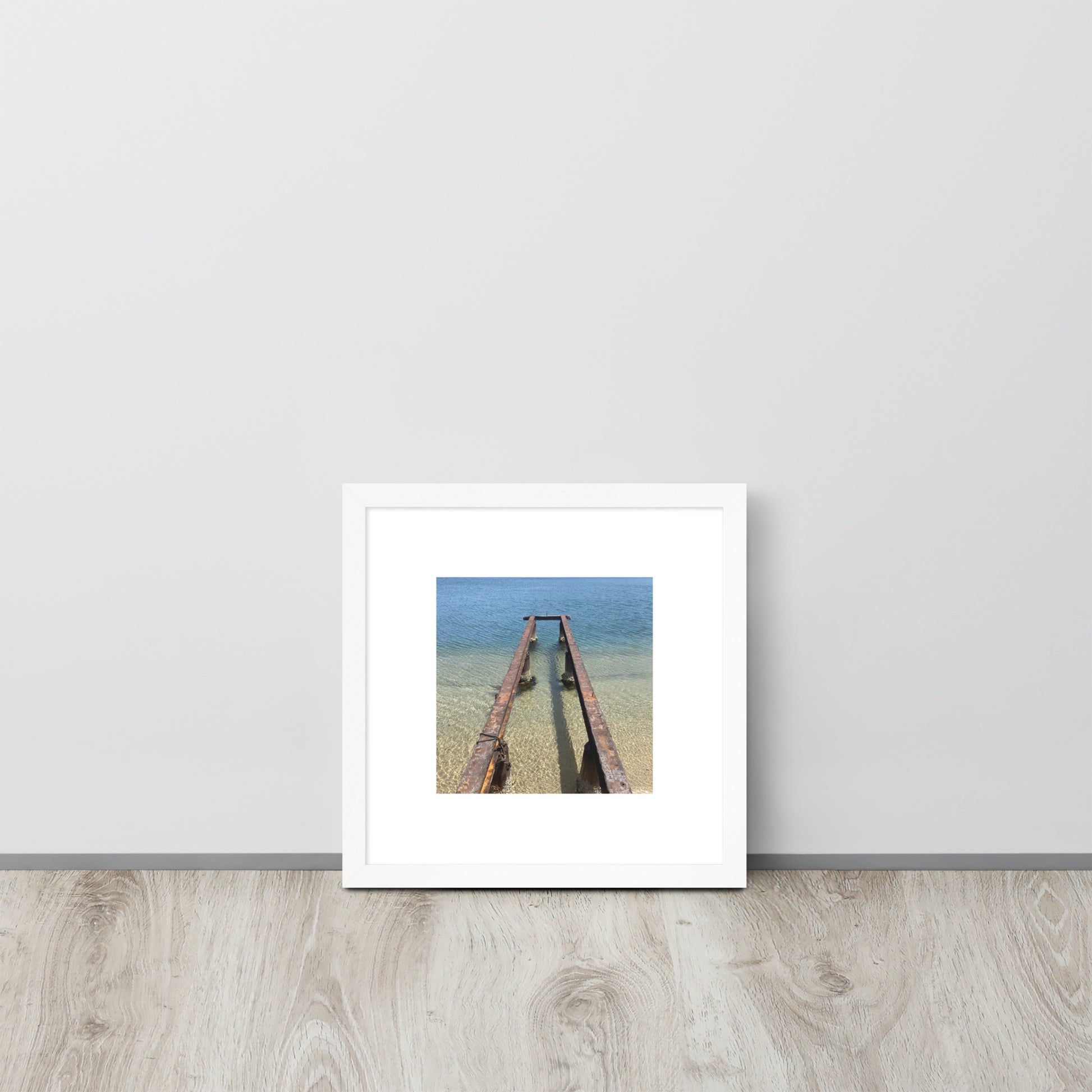 Minimalist art framed matte paper poster in white frame featuring the 'Sea and Pier' photo art. / フレーム付きマットペーパーポスター（ホワイトフレーム）：「海と桟橋」のフォトアートを配したミニマリストデザイン。