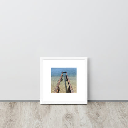 Minimalist art framed matte paper poster in white frame featuring the 'Sea and Pier' photo art. / フレーム付きマットペーパーポスター（ホワイトフレーム）：「海と桟橋」のフォトアートを配したミニマリストデザイン。