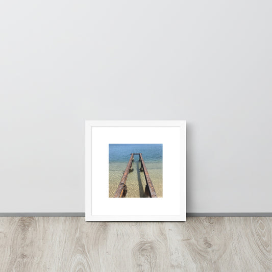 Minimalist art framed matte paper poster in white frame featuring the 'Sea and Pier' photo art. / フレーム付きマットペーパーポスター（ホワイトフレーム）：「海と桟橋」のフォトアートを配したミニマリストデザイン。