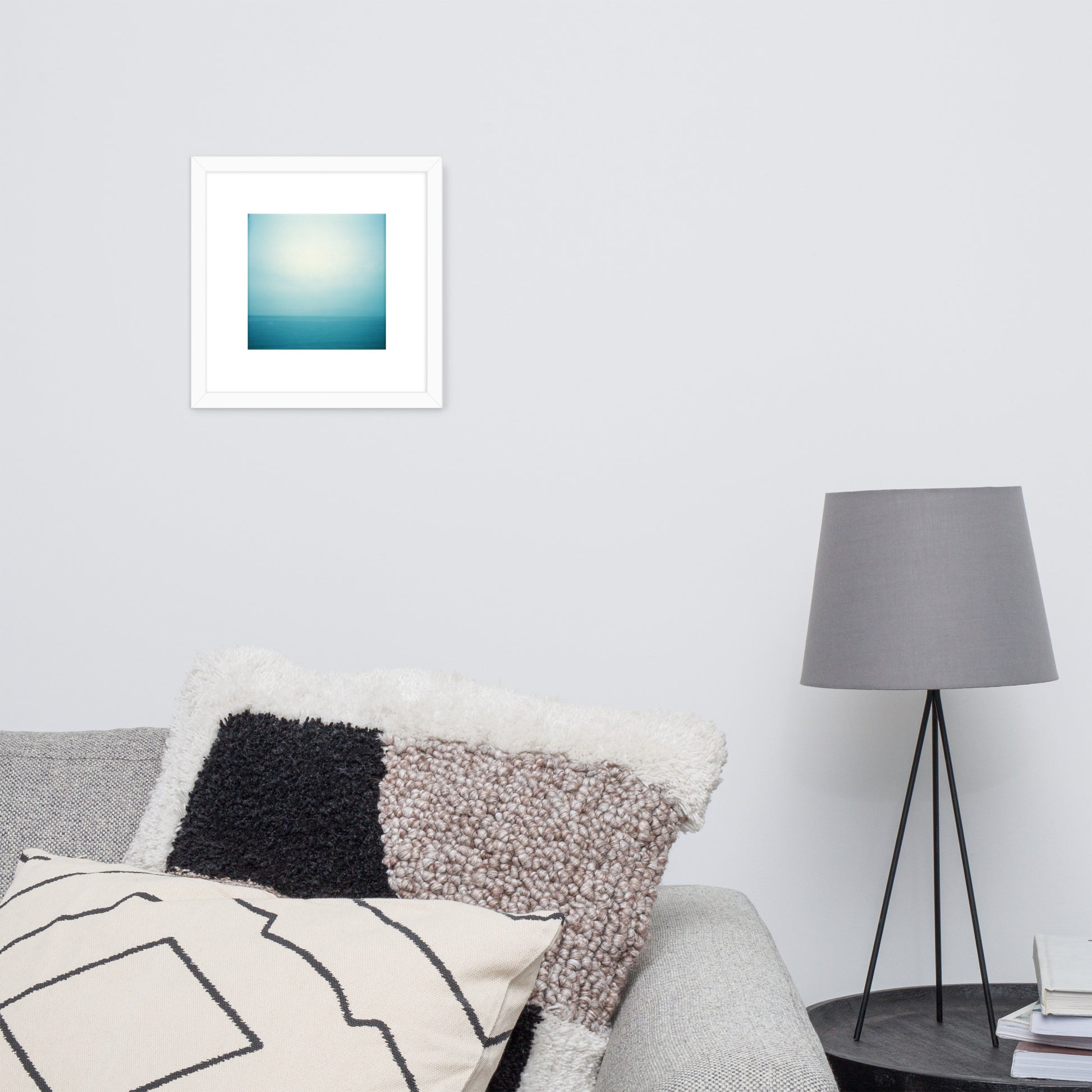 Minimalist art framed matte paper poster in white frame featuring the 'Ocean Horizon' photo art. / フレーム付きマットペーパーポスター（ホワイトフレーム）：「海の水平線」のフォトアートを配したミニマリストデザイン。