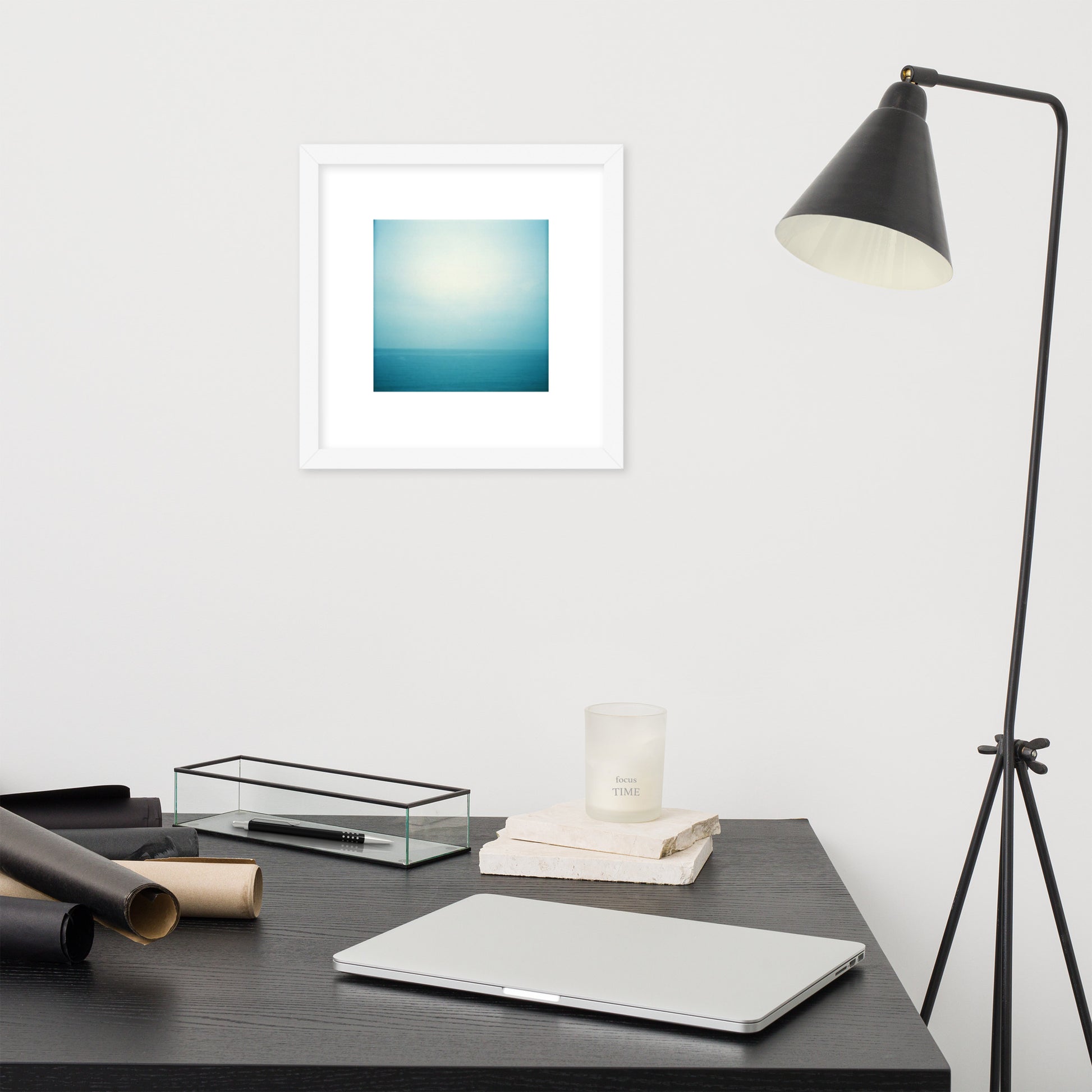 Minimalist art framed matte paper poster in white frame featuring the 'Ocean Horizon' photo art. / フレーム付きマットペーパーポスター（ホワイトフレーム）：「海の水平線」のフォトアートを配したミニマリストデザイン。