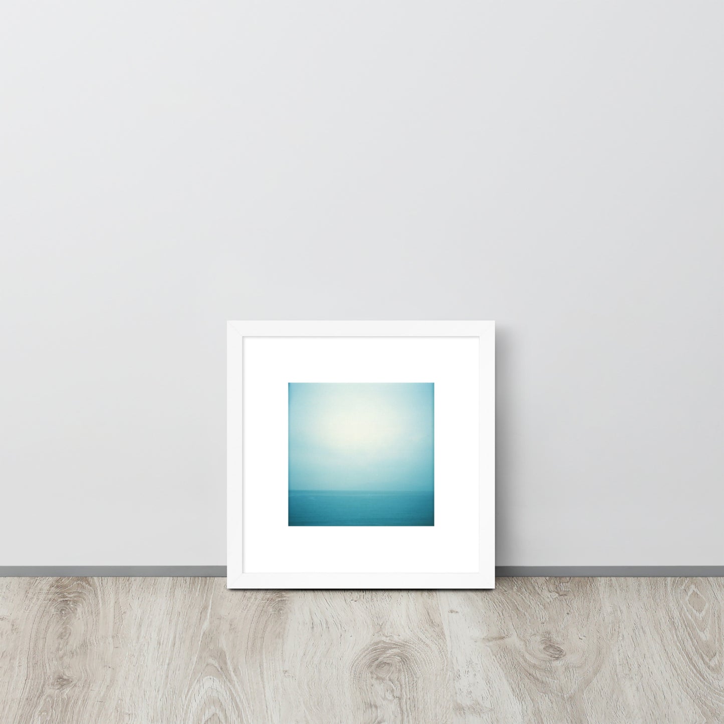 Minimalist art framed matte paper poster in white frame featuring the 'Ocean Horizon' photo art. / フレーム付きマットペーパーポスター（ホワイトフレーム）：「海の水平線」のフォトアートを配したミニマリストデザイン。