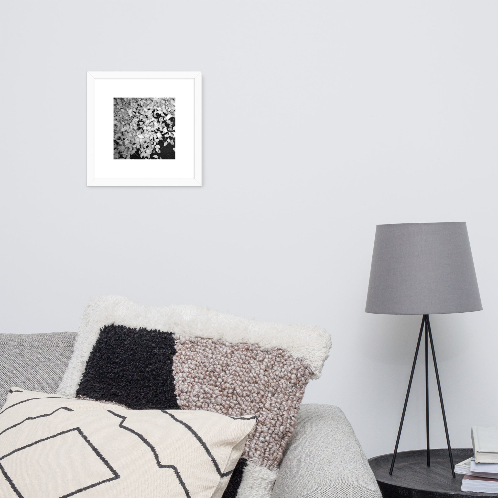 Minimalist art framed matte paper poster in white frame featuring the 'Ginkgo Biloba (B&W)' photo art. / フレーム付きマットペーパーポスター（ホワイトフレーム）：「イチョウ (モノクロ)」のフォトアートを配したミニマリストデザイン。