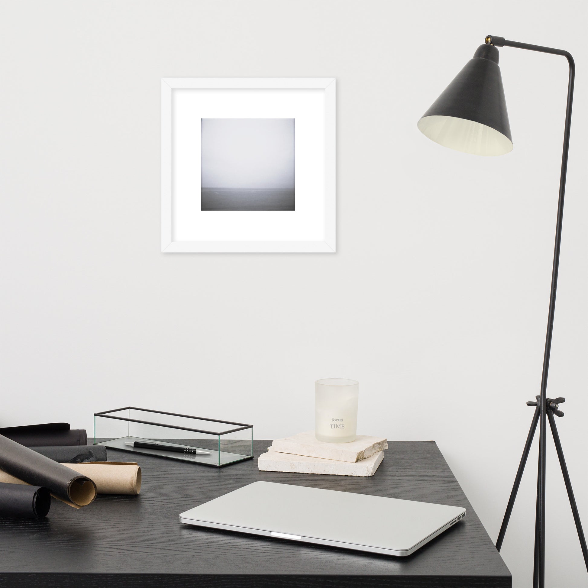 Minimalist art framed matte paper poster in white frame featuring the 'Ocean Horizon (B&W)' photo art. / フレーム付きマットペーパーポスター（ホワイトフレーム）：「オーシャンホライズン (モノクロ)」のフォトアートを配したミニマリストデザイン。