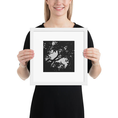Minimalist mode style product photography capturing the details of the 'Forest' black and white photo print / モードストリート系プロダクトフォト、「Forest（森）」のモノクロ写真プリントのディテール（製品イメージ）