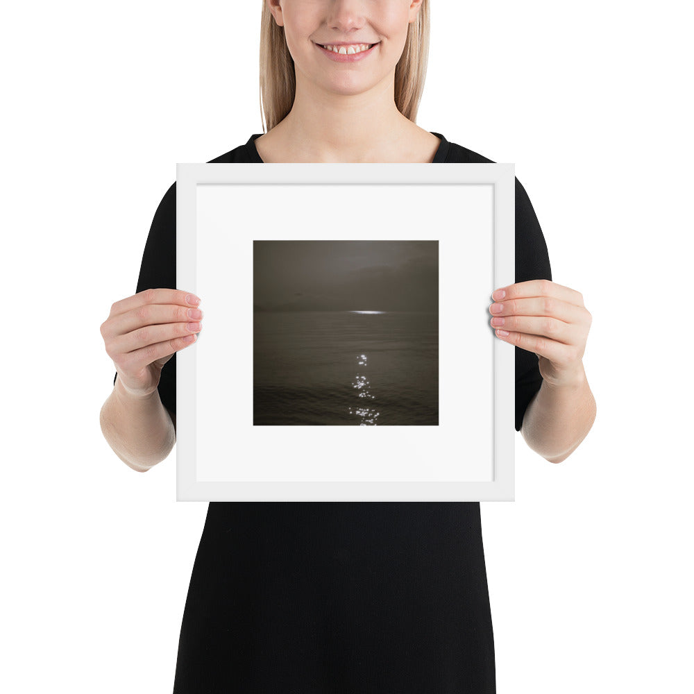 Minimalist streetwear style framed matte paper poster in white frame featuring the 'Sea and Sunshine (B&W)' photo art. / モードストリート系フレーム付きマットペーパーポスター（ホワイトフレーム）：「海と太陽（モノクロ）」のフォトアートを配したデザイン。