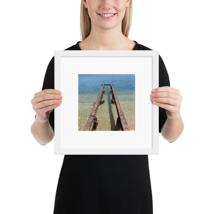 Minimalist art framed matte paper poster in white frame featuring the 'Sea and Pier' photo art. / フレーム付きマットペーパーポスター（ホワイトフレーム）：「海と桟橋」のフォトアートを配したミニマリストデザイン。