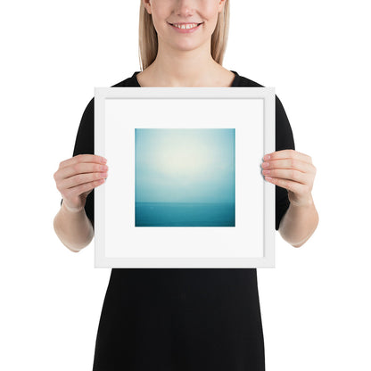 Minimalist art framed matte paper poster in white frame featuring the 'Ocean Horizon' photo art. / フレーム付きマットペーパーポスター（ホワイトフレーム）：「海の水平線」のフォトアートを配したミニマリストデザイン。