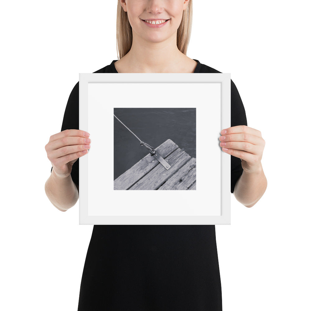 Minimalist art framed matte paper poster in white frame featuring the 'Ocean Pier (B&W)' photo art. / フレーム付きマットペーパーポスター（ホワイトフレーム）：「海の桟橋 (モノクロ)」のフォトアートを配したミニマリストデザイン。