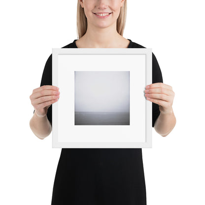 Minimalist art framed matte paper poster in white frame featuring the 'Ocean Horizon (B&W)' photo art. / フレーム付きマットペーパーポスター（ホワイトフレーム）：「オーシャンホライズン (モノクロ)」のフォトアートを配したミニマリストデザイン。