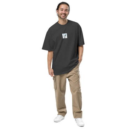 Minimalist mode style unisex premium faded black oversized faded t-shirt with a 'Vines Entangled on a Utility Pole' photo print / モードストリート系ユニセックス・プレミアム・オーバーサイズ・フェイデッドTシャツ（フェイデッドブラック）、フロントに「電柱に絡まるツル」の写真プリント（Tシャツ）