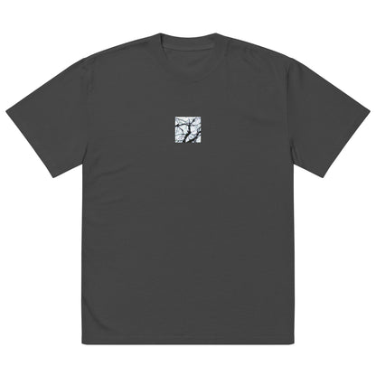 Minimalist mode style unisex faded black oversized faded t-shirt with a 'Bare Tree' art print / モードストリート系ユニセックス・フェイデッドブラック・オーバーサイズ・フェイデッドTシャツ、フロントに「Bare Tree（枯れ木）」のアートプリント（Tシャツ）