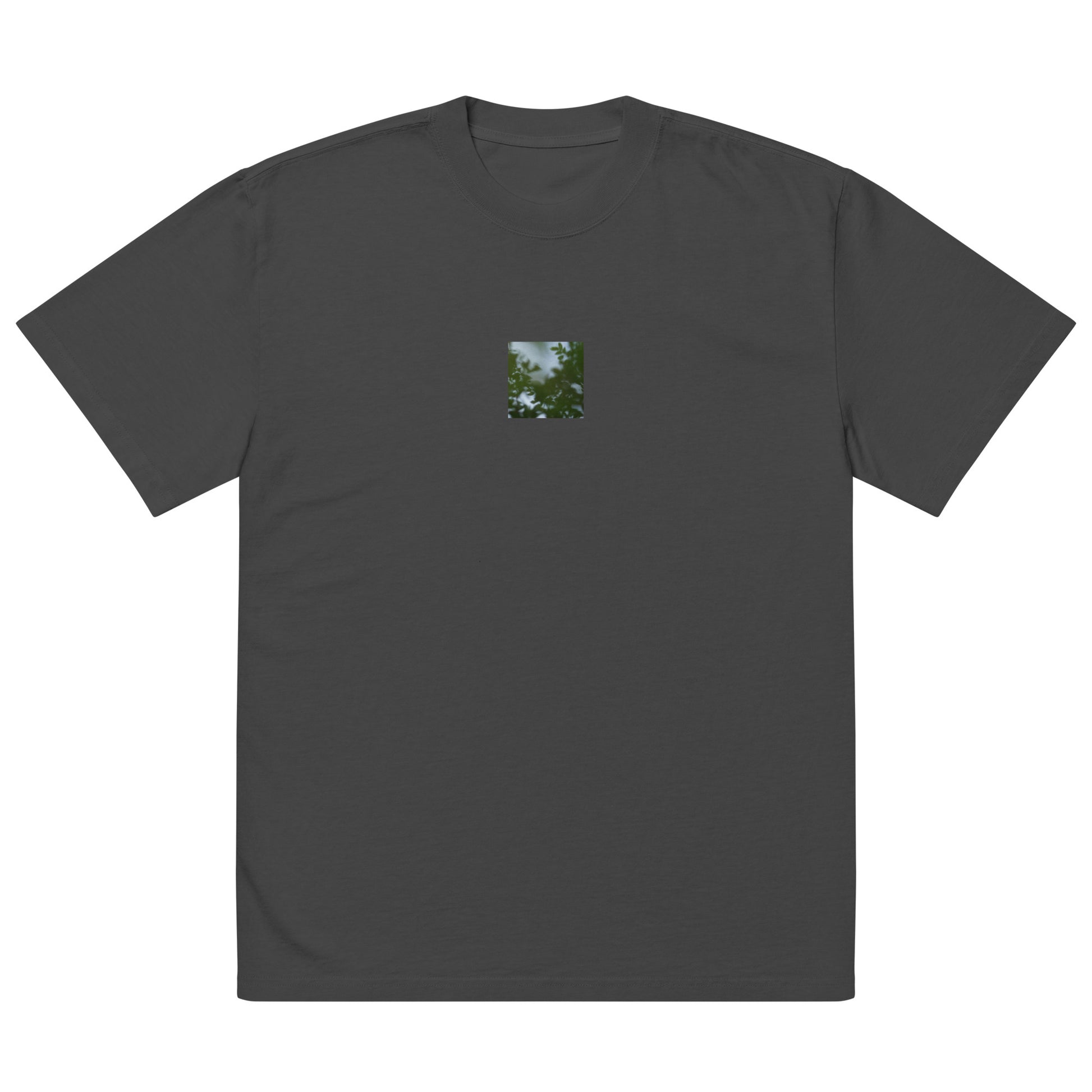 Minimalist streetwear style unisex oversized faded T-shirt in washed black, featuring a 'Tree Branches' botanical print on the chest. / Tree Branches オーバーサイズ・フェードTシャツ（フェードブラック）：フロントにボタニカルな枝をプリントした、ヴィンテージ感あふれるモードストリート系Tシャツ。
