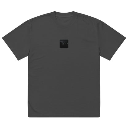 Minimalist streetwear style unisex oversized faded T-shirt in washed black, featuring a 'Night Light (B&W)' photograph print. / Night Light (B&W) オーバーサイズ・フェードTシャツ（フェードブラック）：ヴィンテージ感あるウォッシュ加工。夜の光の幻想的なモノクロ写真が映えるモードストリート系Tシャツ。