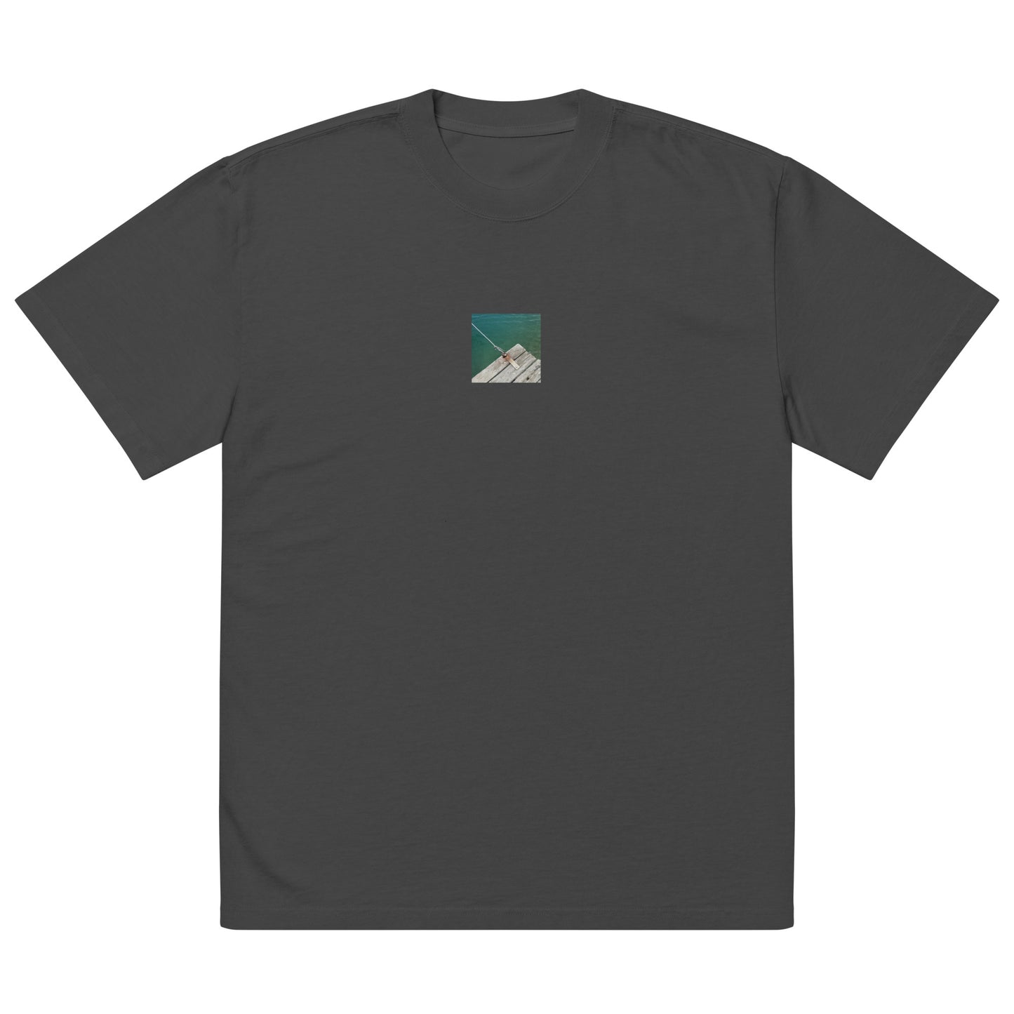 Minimalist streetwear style oversized faded T-shirt in black featuring the 'Sea, Pier and Rope' photo art on the front. / モードストリート系オーバーサイズ・フェードTシャツ（ブラック）フロントに「海、桟橋、ロープ」のフォトアートを配したデザイン。
