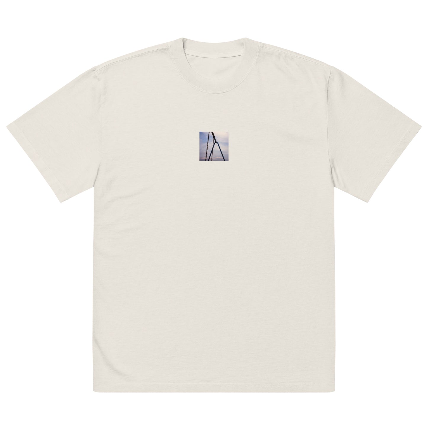 【Faded Bone】
Minimalist mode street style oversized faded bone-colored long sleeve t-shirt with a playground swing photo print on the front / モードストリート系オーバーサイズ長袖Tシャツ（フェードボーン）、フロントに公園のブランコの写真プリント
